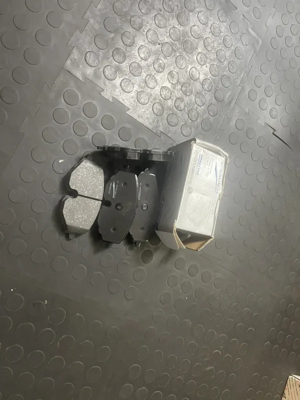 🔧 Тормозные колодки VAG 5WA698151P — надёжность и безопасность на дороге