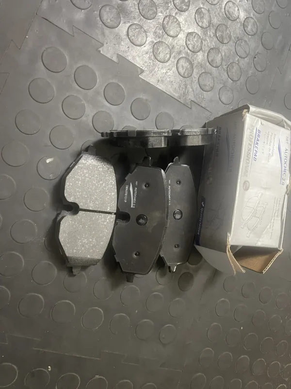 🔧 Тормозные колодки VAG 5WA698151P — надёжность и безопасность на дороге