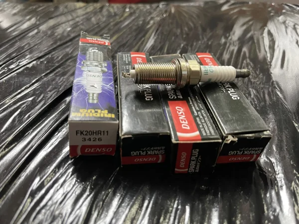 Иридиевые свечи зажигания Denso FK20HR11 (3426)