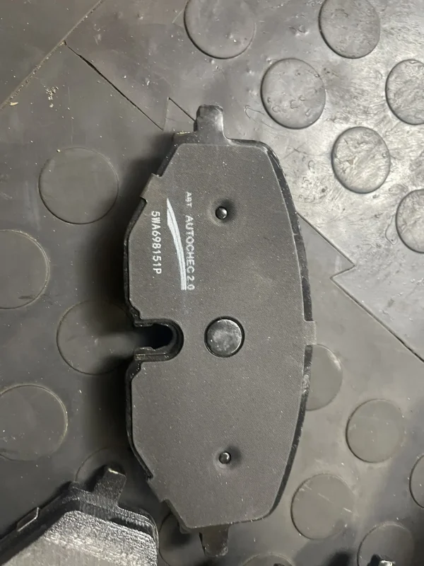 🔧 Тормозные колодки VAG 5WA698151P — надёжность и безопасность на дороге