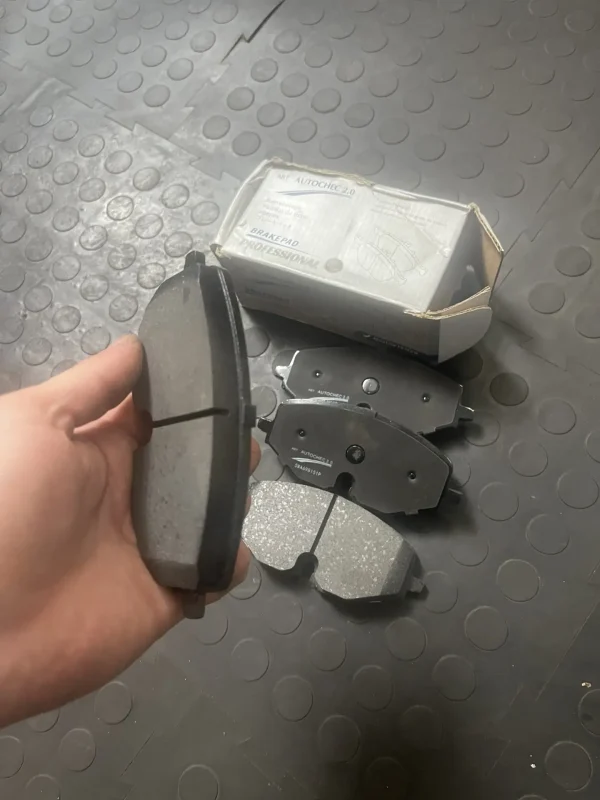 🔧 Тормозные колодки VAG 5WA698151P — надёжность и безопасность на дороге