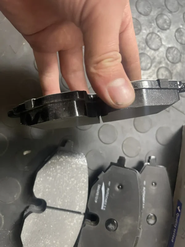 🔧 Тормозные колодки VAG 5WA698151P — надёжность и безопасность на дороге