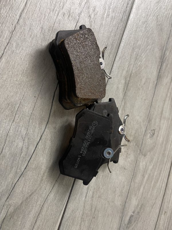 Тормозные колодки E1 90R‑011366/050 (SK2600, 05P294): совместимость с VW, Audi, Skoda, Peugeot