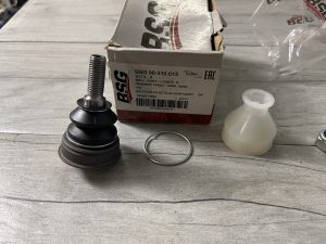 Шаровая опора BSG 90-310-015 — нижняя правая для VW, Audi, SEAT, Skoda
