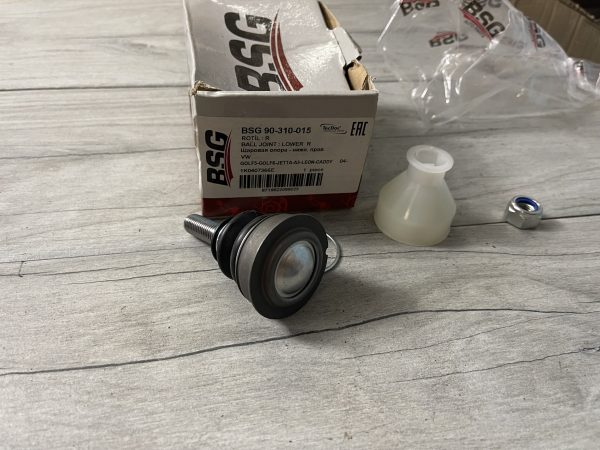 Шаровая опора BSG 90-310-015 — нижняя правая для VW, Audi, SEAT, Skoda