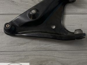 Рычаг передней подвески нижний правый — точное восстановление геометрии и управляемости для Renault Logan, Sandero, LADA Largus