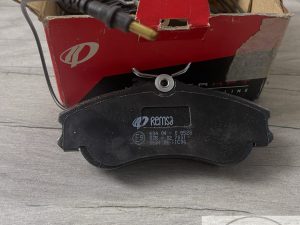 Тормозные колодки REMSA 634 04‑0 852S с датчиком износа.