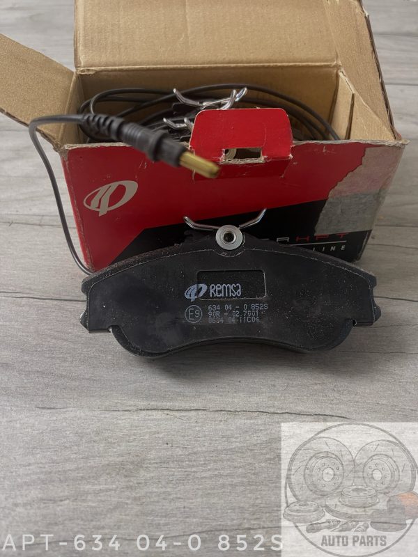 Тормозные колодки REMSA 634 04‑0 852S с датчиком износа.