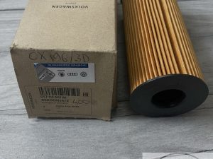 Оригинальный масляный фильтр‑патрон VAG 057 115 561 M — Австрия, в наличии»