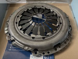 Запчасть для трансмиссии: нажимной диск сцепления ADG032109N (Blue Print) — совместимость с Opel подтверждена