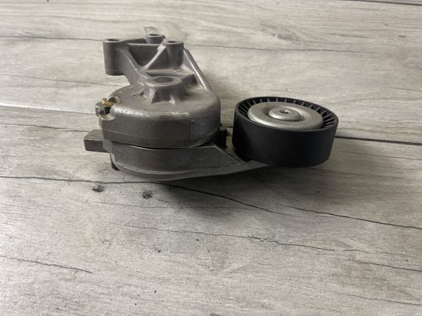 Натяжитель приводного ремня Ina 038 903 315 — для VW Golf IV, Bora, Transporter V, Audi A3» — акцент на бренд, артикул и ключевые модели авто.
