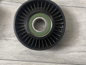 Натяжной ролик VKM 35012 / 25316203 ABA Automotive — надёжная работа приводного ремня без вибраций