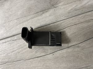 Датчик массового расхода воздуха UTM FH7040A — в наличии, гарантия качества