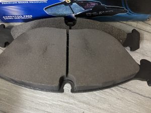 Комплект тормозных колодок Stellox 608 000B‑SX: совместимость с Mercedes‑Benz W202 2.3/2.4/2.8, W210 2.0–3.0D